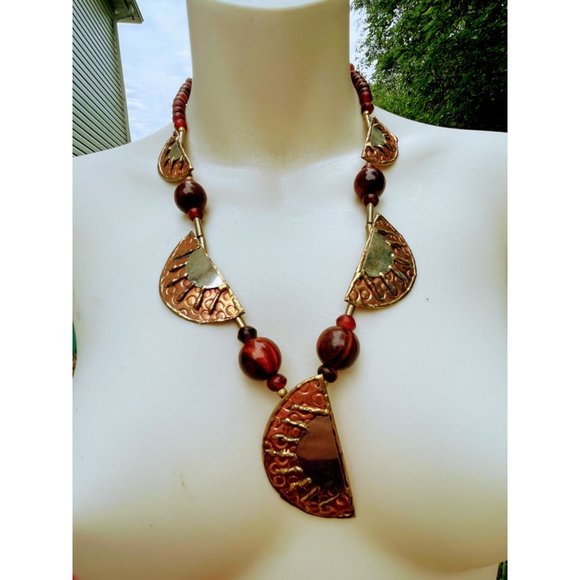 Vintage Bakelite Beaded Necklace Brutalist Brass copper Half Medallions - Picture 10 of 13